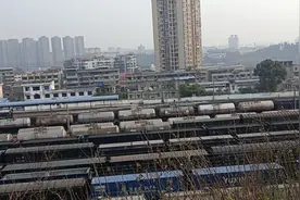 内江火车站，己几乎全是货运了视频封面