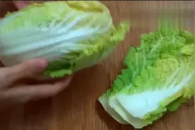 别小看了白菜，加点鸡蛋和肉馅煎出的小饼，是家人美味的早餐！视频封面