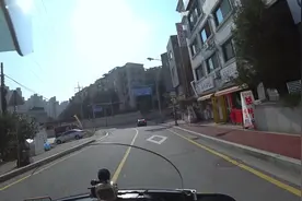 韩国交警摩托车 互送救护车  第一视角视频封面