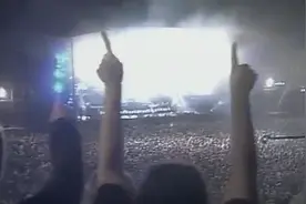 头牌工业重金属乐队德国战车柏林超燃现场Rammstein - Sehnsucht视频封面