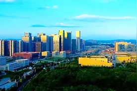 贵州的兴仁市，早年没有一条高速公路，今却成功迎来“撤县设市”视频封面