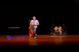 徐誉滕现场版《等一分钟》，多少人把这首歌作为铃声呢？反正有我视频封面