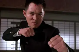 李连杰饰演陈真暴揍周比利饰演机器人藤田刚，为国人扬眉吐气 下视频封面