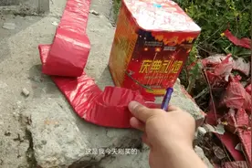 清明放鞭炮，上坟祭奠老丈人和丈母娘！视频封面