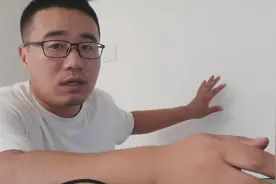 喷漆好还是刷漆好？装修工长讲解刷乳胶漆的细节问题视频封面