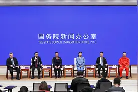 人社部：大国工匠和战略科学家并列 高技能人才重视程度前所未有