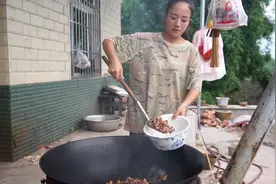 海里的螺狮肉就是好吃，小妹炒了一盆麻辣花螺，就是够味儿视频封面