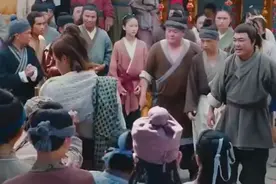 救个乞丐居然是个绝世美女视频封面