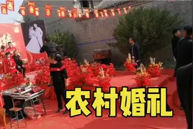 新郎新娘从校园到婚纱，参加农村婚礼，见证他们的幸福