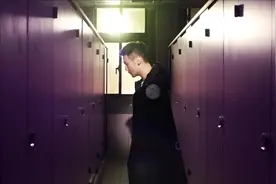 李荣浩演唱《嗯》，激扬的旋律，满满的青春叛逆气息