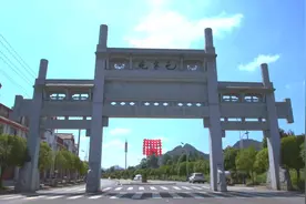 走进贵州安顺鲍屯村，感受屯堡村寨的历史气息视频封面