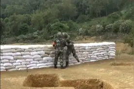 教官：你明天不用来了，我怕你了视频封面