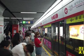 晚上的杭州地铁1号线，人挤到爆！凤起路至杭州东站全程实拍！视频封面
