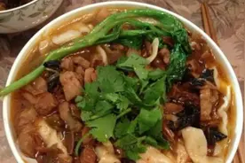 正宗山西刀削面制作，肉卤臊子的秘制配方，学会可以开店视频封面