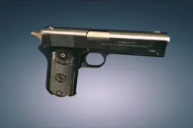 柯尔特M1900半自动手枪的分解