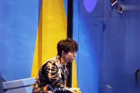 TFBOYS合唱《喜欢你》超带感！好喜欢唱跳俱佳的小可爱们！视频封面