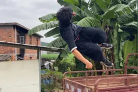 讲解一下高空落地的卸力技巧视频封面