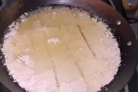 四川传统豆花儿的制作方法，连蘸水都调制好了！视频封面