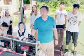 男嘉宾拍节目太苛刻，而且没事总喊“咔”，气得导演火冒三丈视频封面
