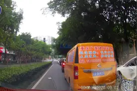 汽车绿灯，人行横道红灯，竟然有这么多人闯红灯视频封面