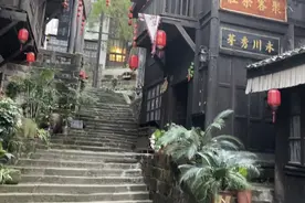 重庆两江国际影视城（民国街），历史悠久的古街道。值得一去视频封面
