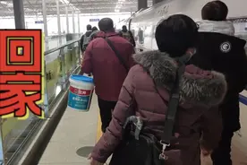 从杭州到合肥，乘坐高铁回家过年，很惬意！视频封面