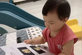 大宝看着老二四维照片一个劲叫妹妹 就是不改口 小孩说的真的准吗视频封面