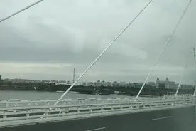 如今的康巴什区与伊旗连成一片，鄂尔多斯会成为百万人口都市吗？视频封面