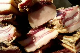 天气变热了  乡村大姐教你如和  保存腊肉 吃上一年不变味视频封面