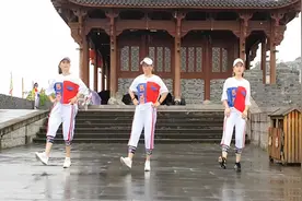 姐妹3人合跳《蹦迪32步》网上很火的减肥神器，零基础都可以跳