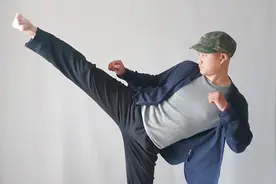 普通人想防身，跆拳道泰拳散打哪个会更适合，这回不纠结了视频封面
