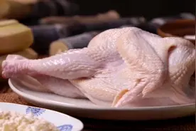 台湾特色的烟熏甘蔗鸡特别美味佳肴