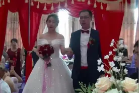 河南小伙结婚，新娘比新郎大10岁，两个人好般配，配的这首歌好听视频封面