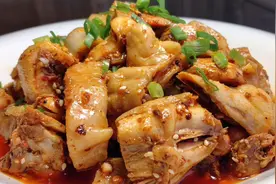厨师长教你年夜饭麻辣凉拌鸡做法，步骤详细，麻辣过瘾下酒又下饭视频封面