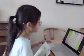 香港妈咪带大家看看香港小学生的网课，爱国主义教育非常重要。视频封面