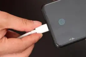 手机充电不能做这3样事，每一样都非常重要，现在知道还不迟视频封面