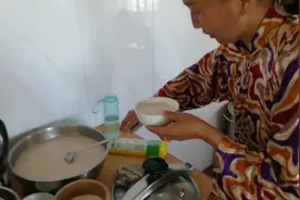 在呼伦贝尔巴彦呼硕落脚了，这里牛羊肉真好，进屋就喝喷香的奶茶视频封面