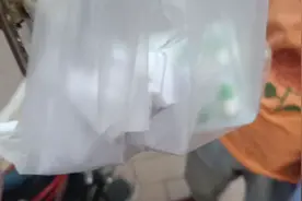 两个娃一个感冒一个发烧，一个医院一个诊所，小病还是诊所效率高视频封面