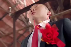 奇葩，新郎钻地洞逃跑，新娘一个人拜天地视频封面