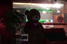 传闻有这么一家24小时营业的私人影院视频封面