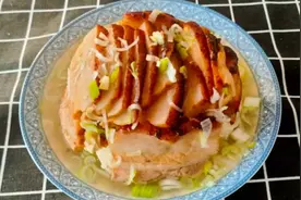 1斤五花肉，1块豆腐，做“猪肉蒸豆腐”，肥而不腻，开胃又下饭视频封面