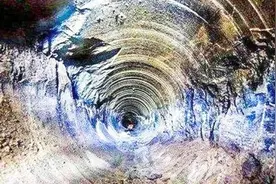 地下1万米是否存在未知的文明？40年前苏联人到底挖到了什么？视频封面