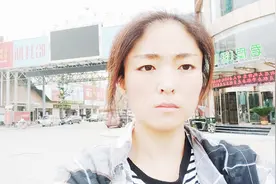 带大家看看清河羊绒小镇，羊绒衫销量很好，快递门口停满了车视频封面