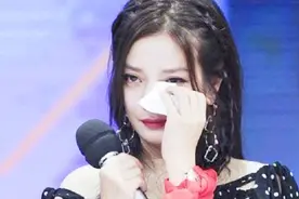 赵薇和黄有龙已离婚？黄有龙终于正面回应,  赵薇：我问心无愧!视频封面