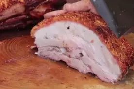明火碳炉烧脆皮爆汁新鲜猪腩肉