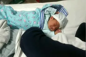 媳妇安全顺产第三天，生产出血600毫升，吓坏了老公，母女平安视频封面