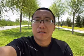 小伙干美团外卖业务经理，做公司和客户的中间人，直言难做视频封面
