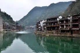 一首歌的时间视频封面