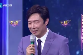 费玉清唱跳演绎《什么都不必说》，太带劲了，快膜拜下小哥的舞姿视频封面