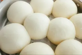 自制酵母做馒头，制作过程详解，不塌陷不回缩，暄软筋道视频封面